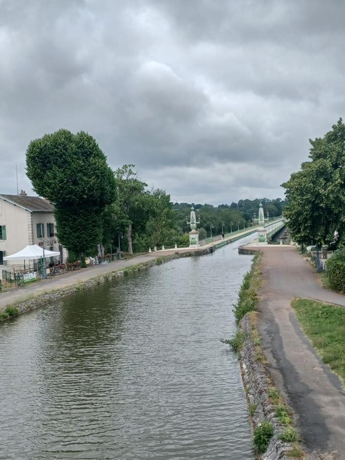 Entre Loire Et Canal Briare Buitenkant foto